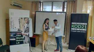 Вдъхновяващ Тиймбилдинг на екип КОД21 в Приморско 2021